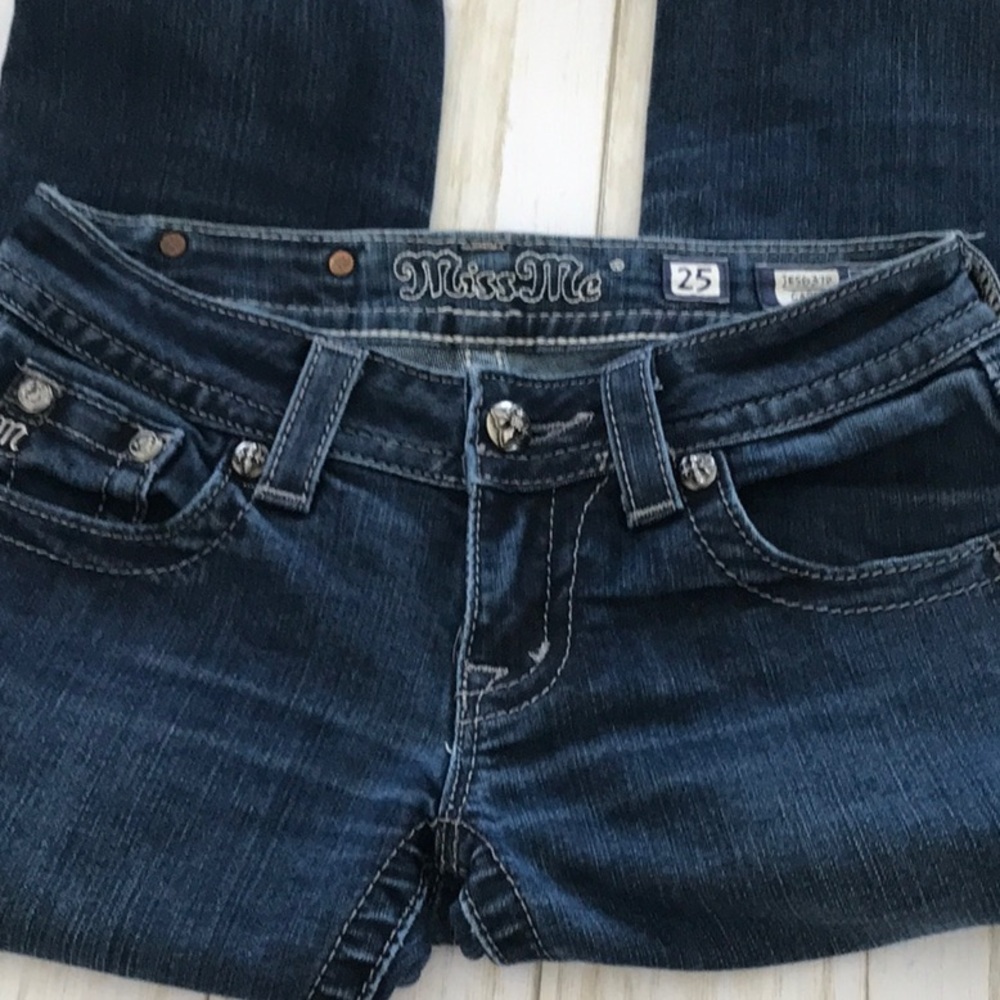 Miss Me Rhinestone Pocket Capris J14 - Picture 4 of 7